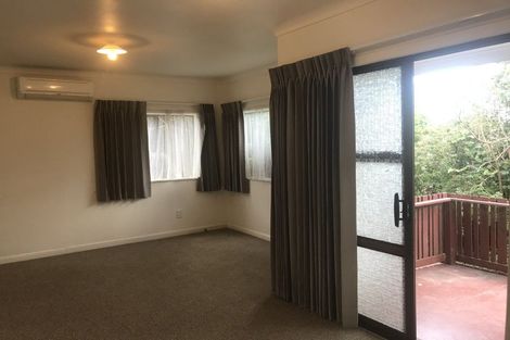 Photo of property in 936 East Coast Road, Northcross, Auckland, 0630