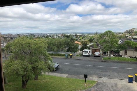 Photo of property in 1/104 Ravenwood Drive, Forrest Hill, Auckland, 0620