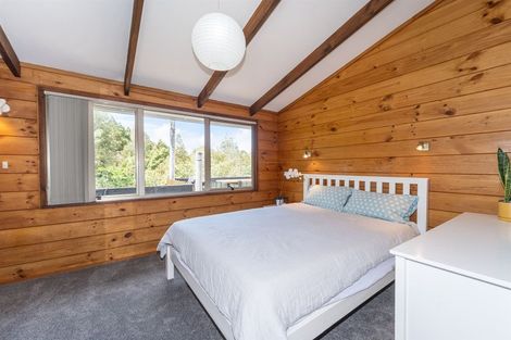 Photo of property in 27 Reynolds Place, Torbay, Auckland, 0630