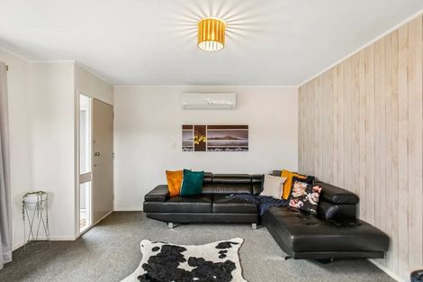 Photo of property in 1/27 Mannering Place, Hillcrest, Auckland, 0627