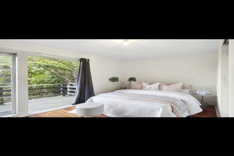 Photo of property in 8 Arapito Road, Titirangi, Auckland, 0604