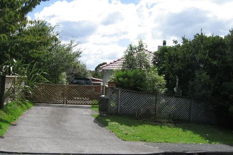 Photo of property in 4 Brookfield Road, Te Atatu Peninsula, Auckland, 0610