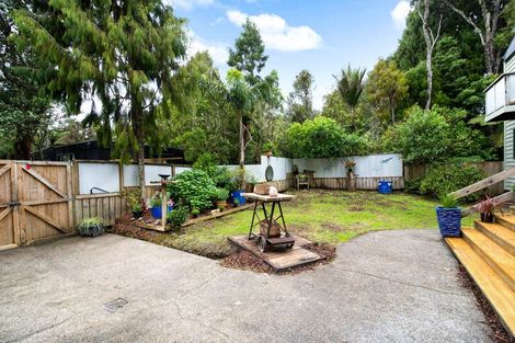 Photo of property in 36 Turanga Road, Henderson Valley, Auckland, 0612