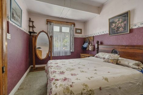 Photo of property in 173 Bridge Street, Bulls, 4818