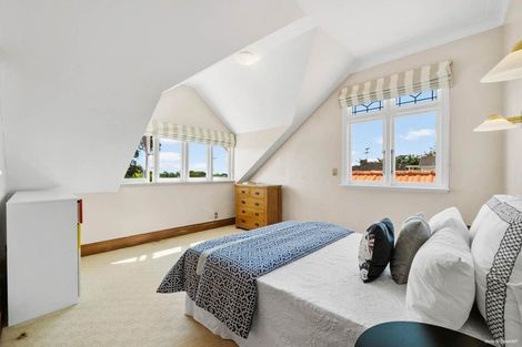 Photo of property in 108 Kitchener Road, Milford, Auckland, 0620