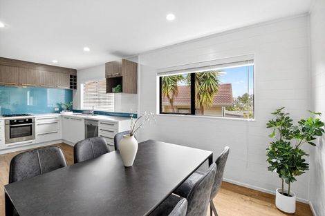 Photo of property in 11 Longview Rise, Massey, Auckland, 0614