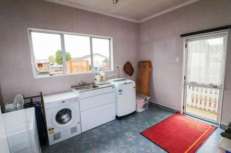 Photo of property in 52 Burns Street, Dannevirke, 4930
