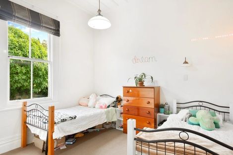 Photo of property in 46 Forest Lake Road, Forest Lake, Hamilton, 3200