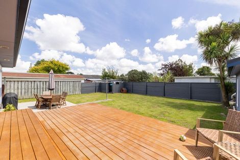 Photo of property in 25 Battersea Place, Roslyn, Palmerston North, 4414