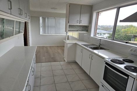 Photo of property in 2/56 Cockayne Crescent, Sunnynook, Auckland, 0620