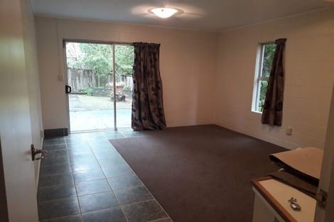 Photo of property in 1/54 Valley View Road, Glenfield, Auckland, 0629