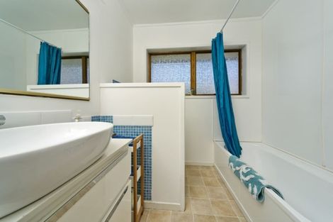 Photo of property in 2/52 Manuka Road, Glenfield, Auckland, 0629