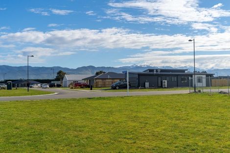 Photo of property in 12 Endelave Way, Carterton, 5713