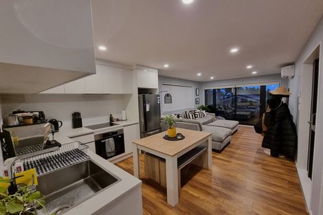 Photo of property in 37 Santa Monica Place, Goodwood Heights, Auckland, 2105