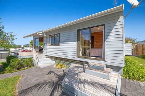 Photo of property in 22a Ngatira Place, Snells Beach, 0920