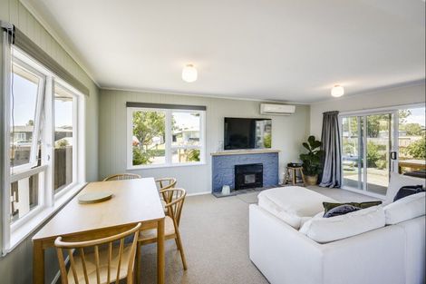 Photo of property in 21 Davidson Avenue, Pirimai, Napier, 4112