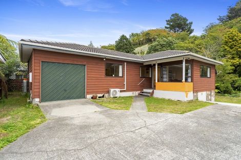 Photo of property in 4a Luckie Street, Tawa, Wellington, 5028