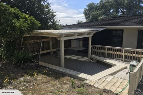 Photo of property in 16 Easton Park Parade, Glenfield, Auckland, 0629