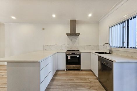 Photo of property in 1/177 Hurstmere Road, Takapuna, Auckland, 0622