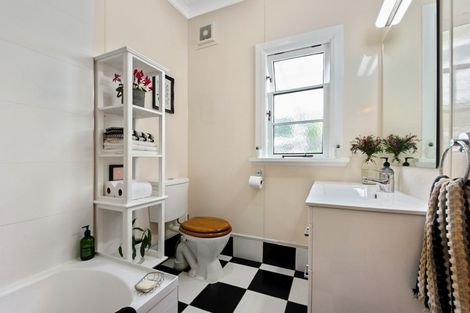 Photo of property in 49 Cavendish Square, Strathmore Park, Wellington, 6022