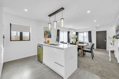 Photo of property in 84b Hutchinsons Road, Bucklands Beach, Auckland, 2014