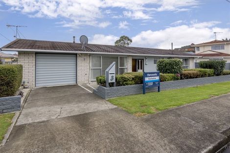 Photo of property in 3 Chester Street, Levin, 5510