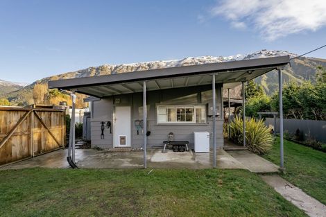 Photo of property in 51 Oxford Street, Kingston, Athol, 9793