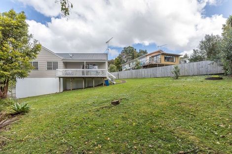 Photo of property in 17 Celeste Place, Totara Vale, Auckland, 0627