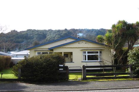 Photo of property in 121-123 Buller Road, Reefton, 7830