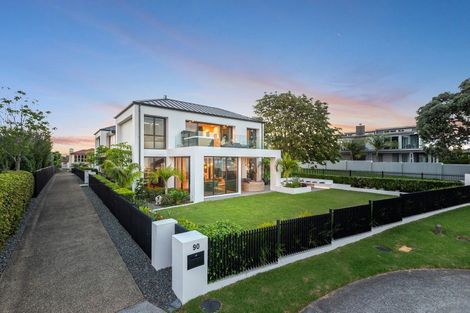 Photo of property in 90 Marine Parade, Mellons Bay, Auckland, 2014