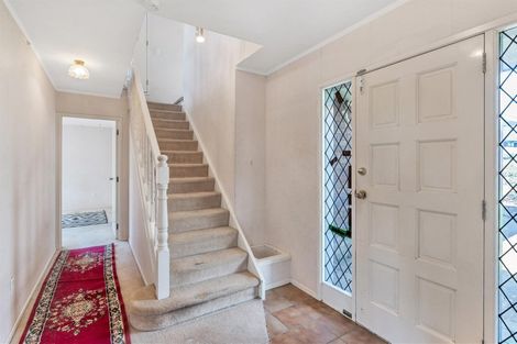 Photo of property in 2/4 Crescent Hills Court, Northpark, Auckland, 2013