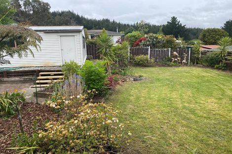 Photo of property in 42 Edelweiss Grove, Timberlea, Upper Hutt, 5018