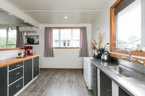 Photo of property in 52 Leicester Avenue, Tamatea, Napier, 4112