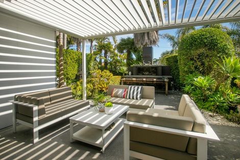 Photo of property in 55 Wainui Avenue, Point Chevalier, Auckland, 1022