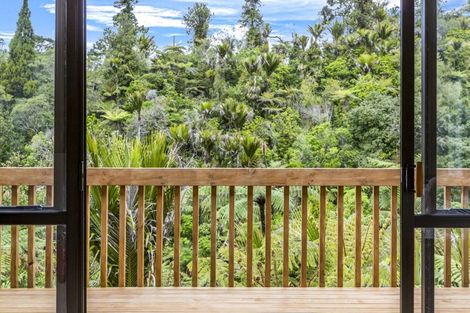 Photo of property in 53 Rimu Road, Oratia, Auckland, 0604