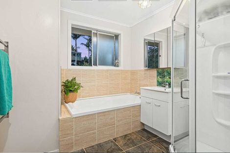 Photo of property in 424 Don Buck Road, Massey, Auckland, 0614