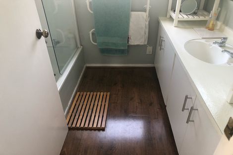 Photo of property in 2/25 Taioma Crescent, Te Atatu Peninsula, Auckland, 0610