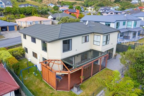 Photo of property in 138 Woodman Drive, Tawa, Wellington, 5028