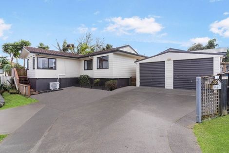 Photo of property in 165 Bradbury Road, Botany Downs, Auckland, 2010