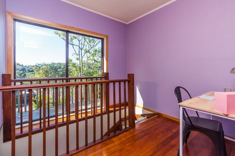 Photo of property in 10 Mceldowney Road, Titirangi, Auckland, 0604