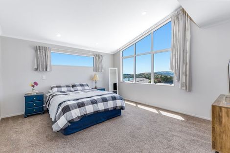 Photo of property in 31 Aspiring Terrace, Aotea, Porirua, 5024