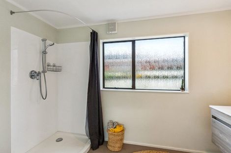 Photo of property in 38 Kapanui Road, Waikanae, 5036