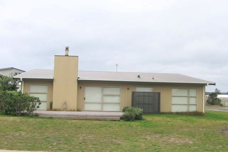 Photo of property in 196 Kowhai Avenue, Matarangi, Whitianga, 3592