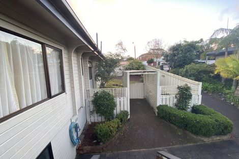 Photo of property in 10 Lagoon Way, West Harbour, Auckland, 0618