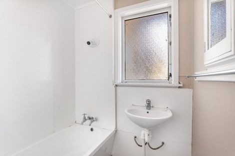 Photo of property in 32 Uxbridge Street, Redwood, Christchurch, 8051