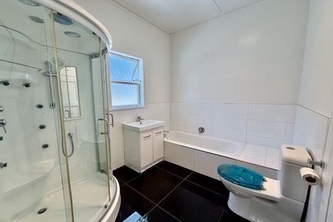 Photo of property in 39 Roys Road, Weymouth, Auckland, 2103