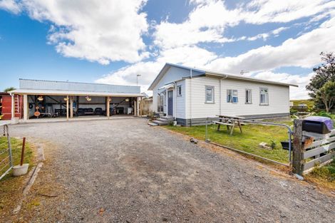 Photo of property in 21 Aru Street, Tangimoana, 4822