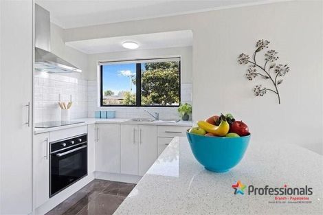 Photo of property in 2/13 John Street, Mangere East, Auckland, 2024