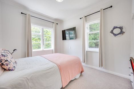 Photo of property in 42 Ashleigh Crescent, Miramar, Wellington, 6022