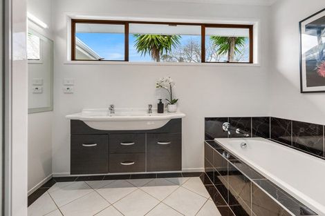 Photo of property in 40 Waikoukou Valley Road, Waimauku, 0812